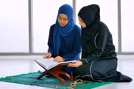 Female Quran Teacher Online: When Sisters and Girls Should Choose One